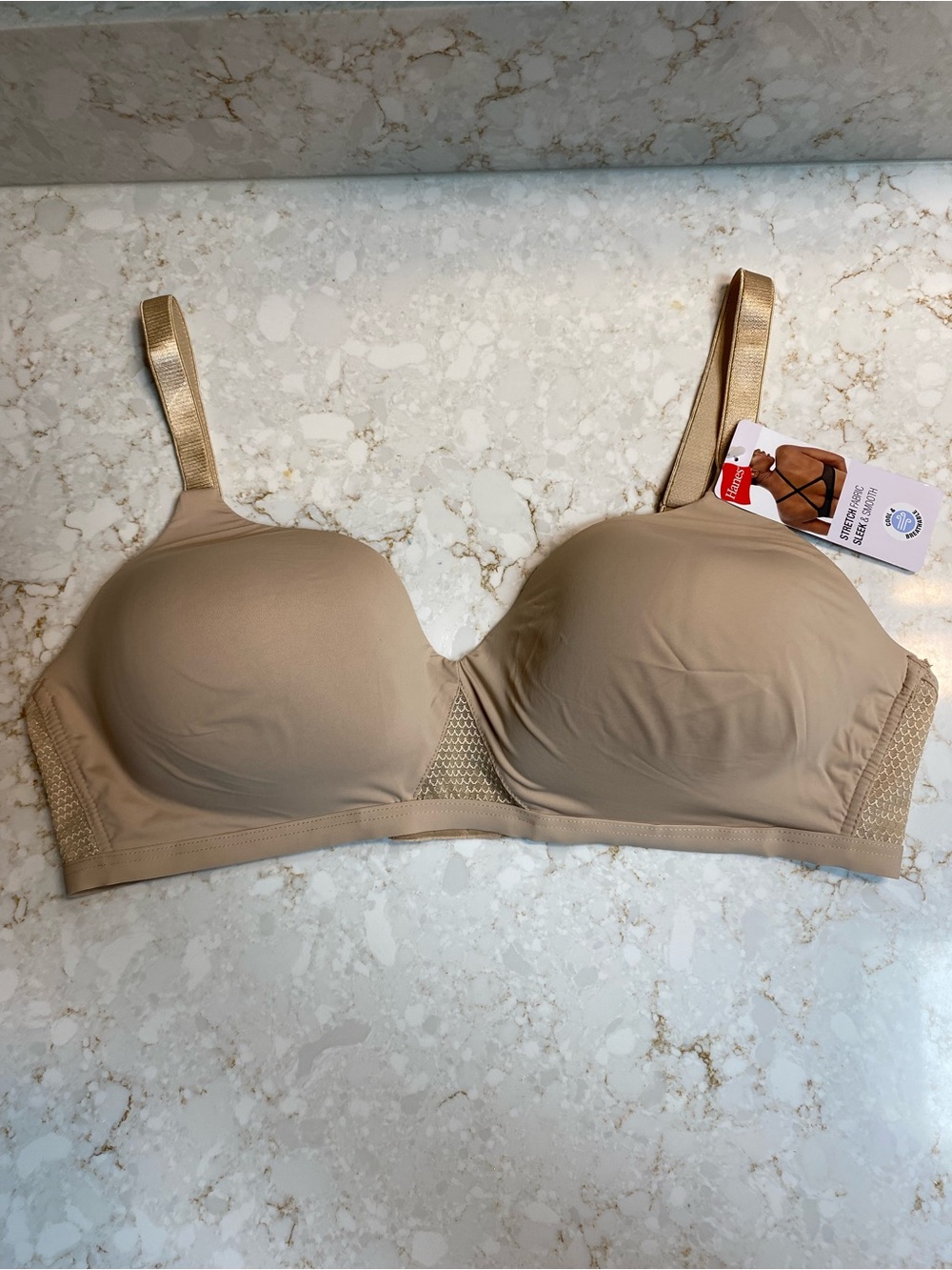Hanes A Perfect Fit Nude Bra Size 38A/38B Lightly Lined Adjustable Straps NWT